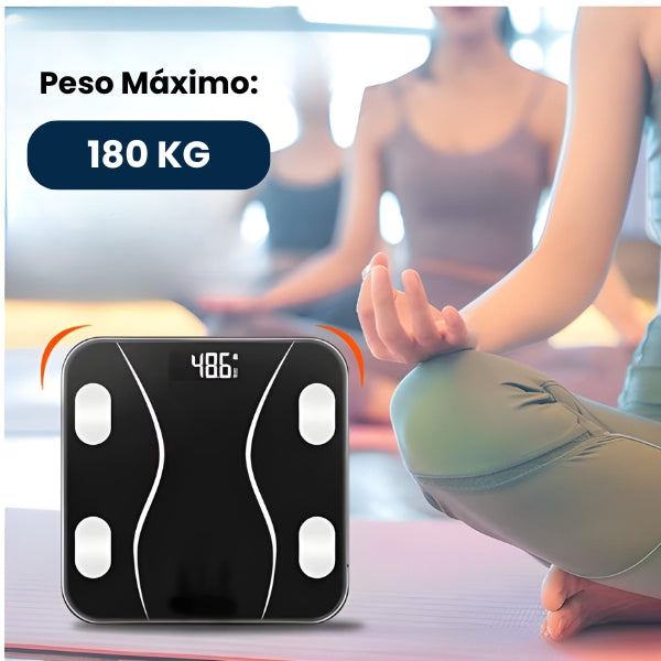 Balança digital smart Nomanni com design moderno em vidro e sincronização com aplicativo para controle detalhado de dados corporais e desempenho físico.
