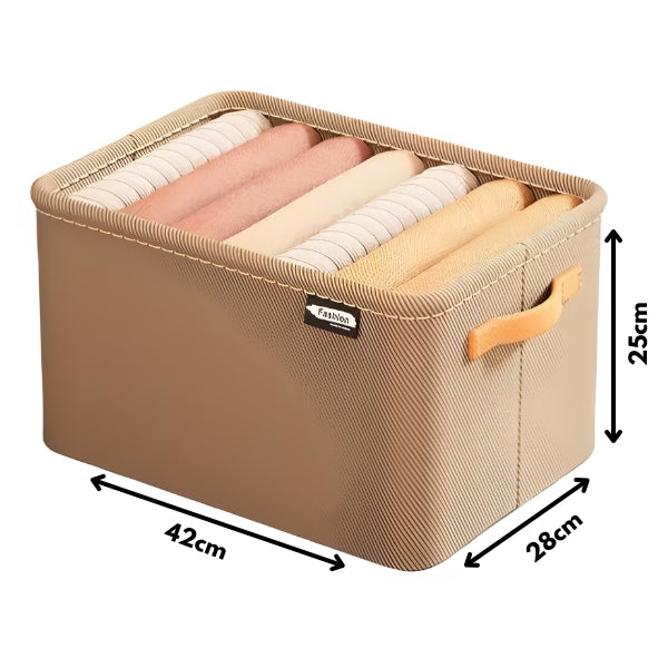 Detalhe do organizador de roupas com alça reforçada e costura durável. Material lavável, sem odor e fácil de transportar.