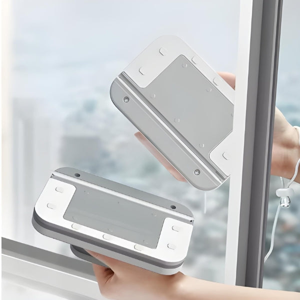 Escova magnética dupla face que remove sujeira e manchas de vidros sem esforço, garantindo brilho e praticidade.