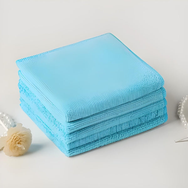 Limpeza prática com panos de microfibra ColorFlex: reutilizáveis, leves e altamente absorventes, trazendo economia e eficiência diária.