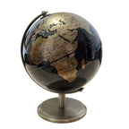 Objeto decorativo clássico para escritório, ideal para compor ambientes organizados, elegantes e com estética intelectual.