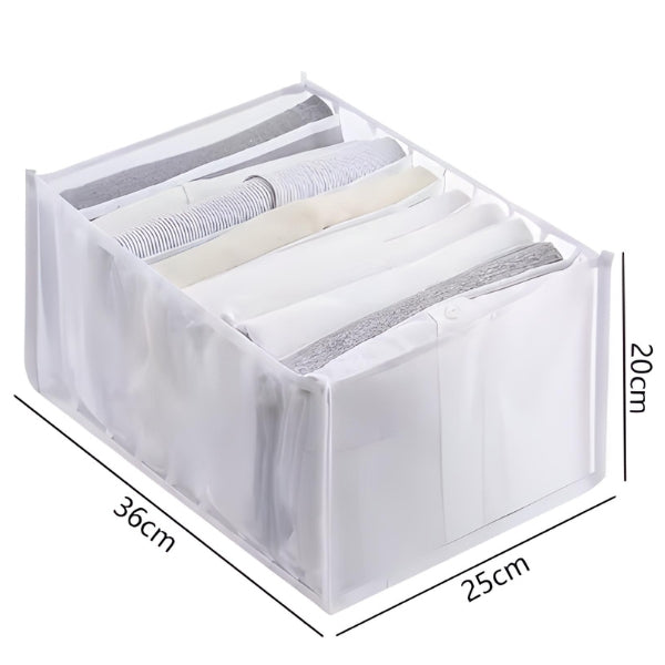 Organizador DrawerFit dobrável em nylon lavável. Ocupa pouco espaço quando não está em uso e é fácil de guardar.