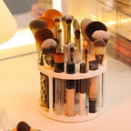 Organizador de pincéis BrushSpin Nomanni compacto e funcional, ideal para manter cosméticos organizados, protegidos e sempre ao alcance durante a rotina de maquiagem.
