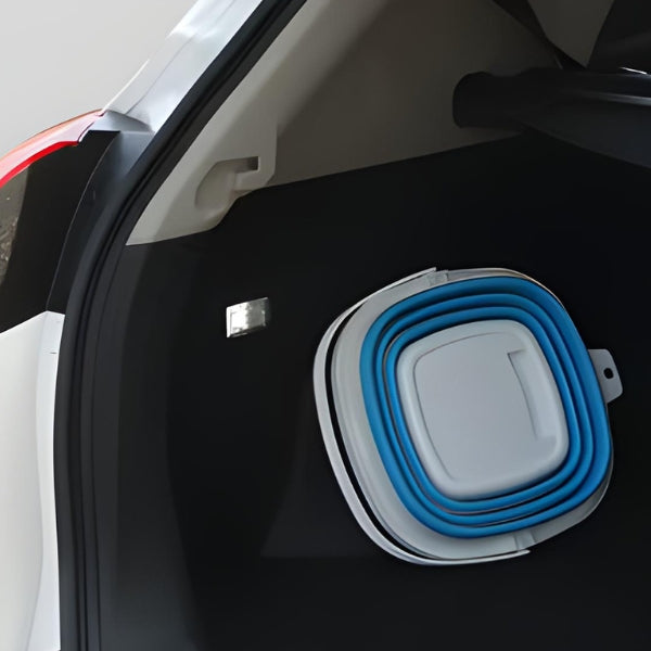 Prático balde retrátil 10 litros em silicone, portátil e fácil de guardar, ideal para limpeza rápida e transporte de água.