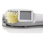 Utensílio de cozinha feito em liga de alumínio durável, com acabamento moderno e resistente à corrosão.