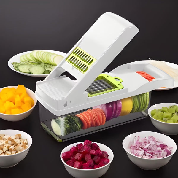 Visualize o Fatiador MasterChef 14 em 1 com todos os acessórios, incluindo lâminas inox, cesto coletor e protetores de mão, ideal para cortar, fatiar e ralar com praticidade.